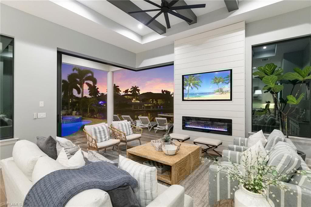 258 Capistrano Ct, Marco Island, FL 34145-7