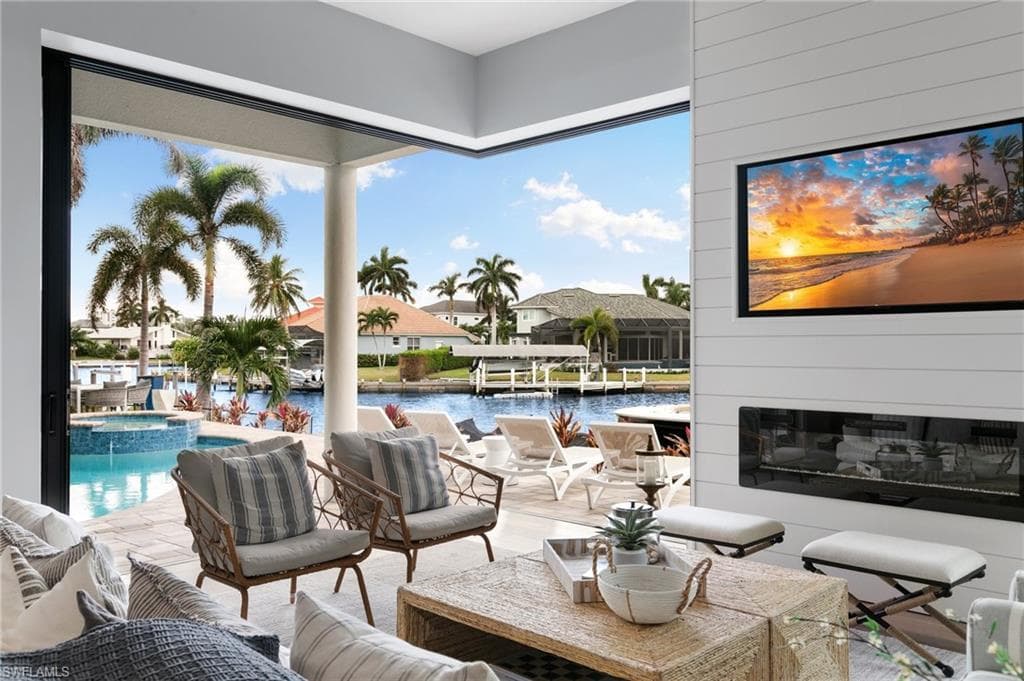 258 Capistrano Ct, Marco Island, FL 34145-8
