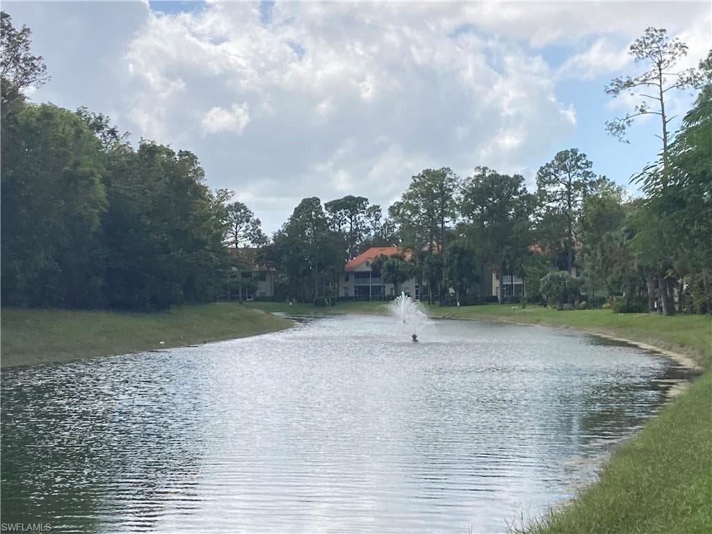 257 Robin Hood Cir 8-103, Naples, FL 34104-4