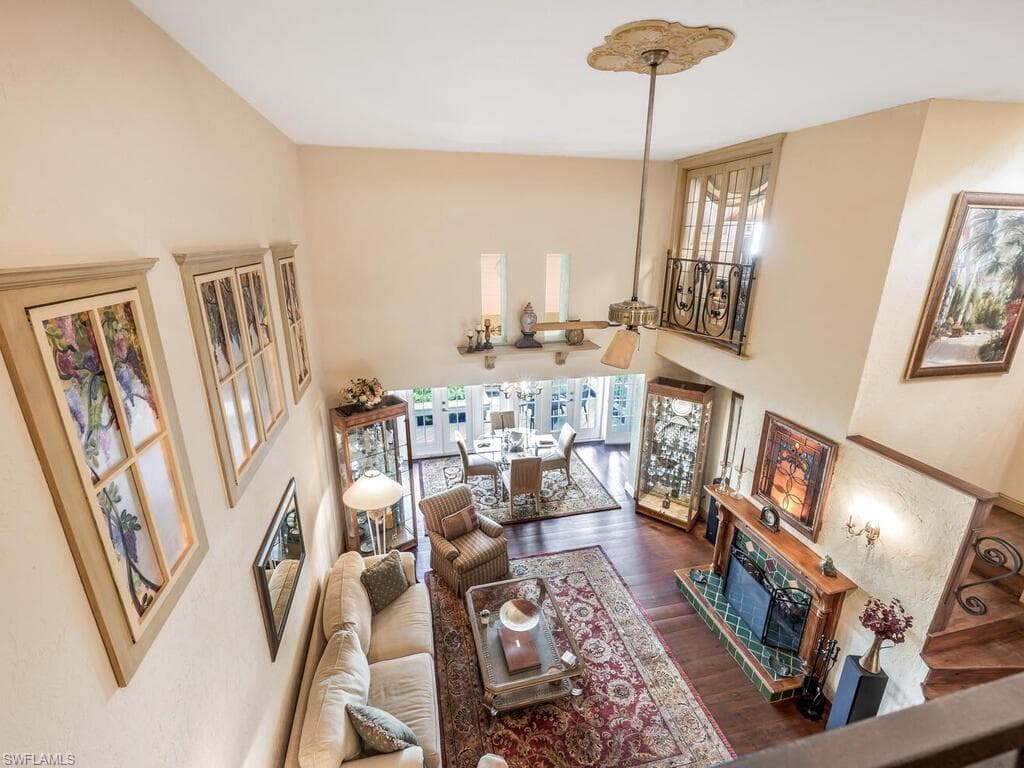 631 Serendipity Dr, Naples, FL 34108-10