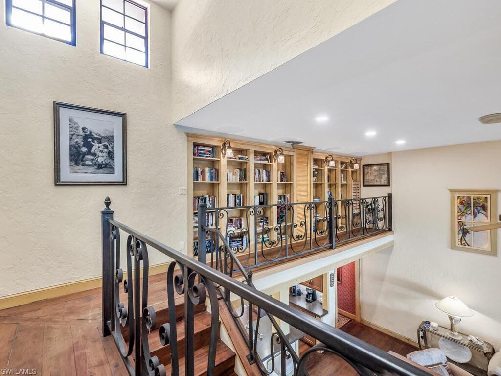 631 Serendipity Dr, Naples, FL 34108-11