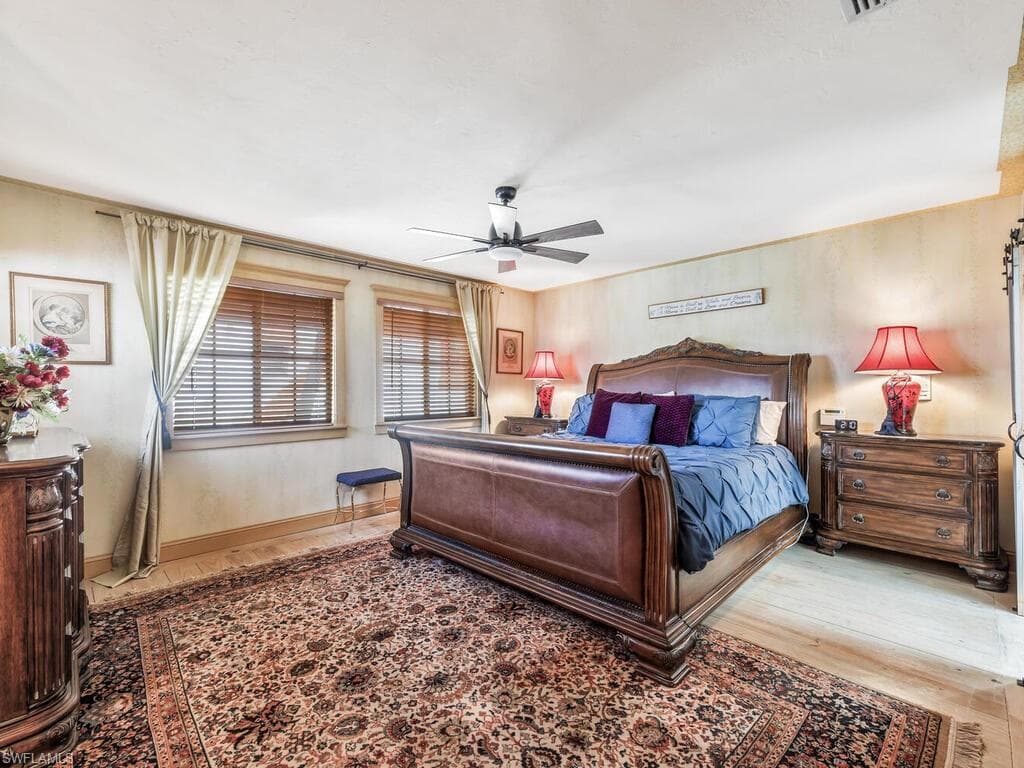 631 Serendipity Dr, Naples, FL 34108-12