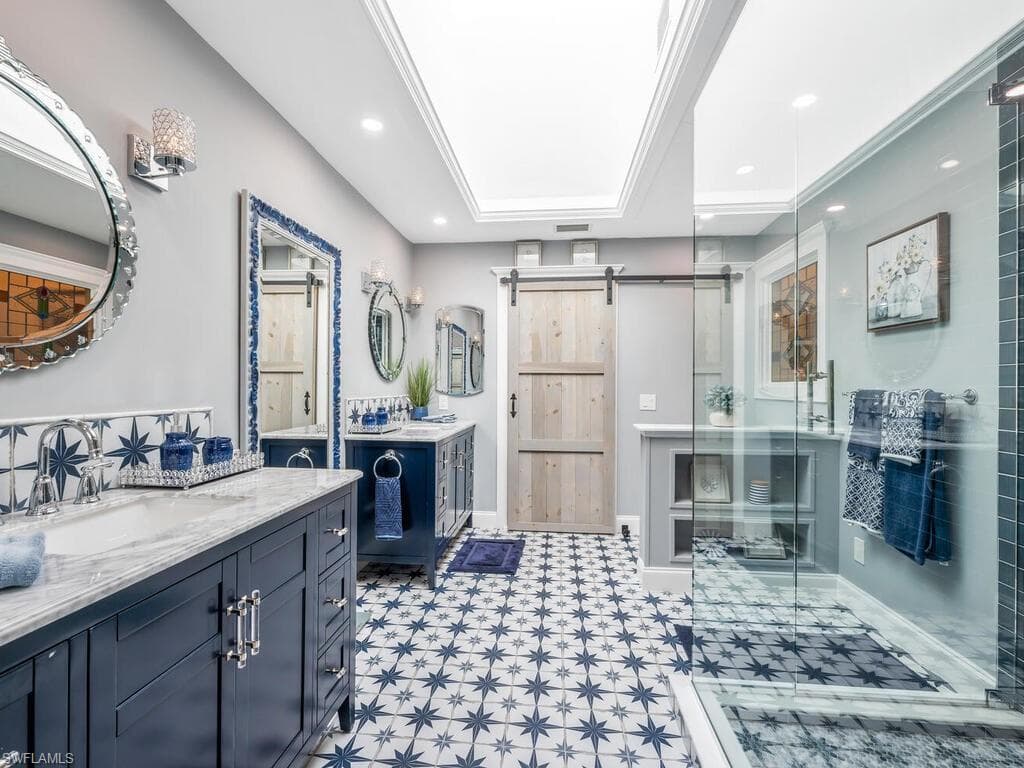 631 Serendipity Dr, Naples, FL 34108-14