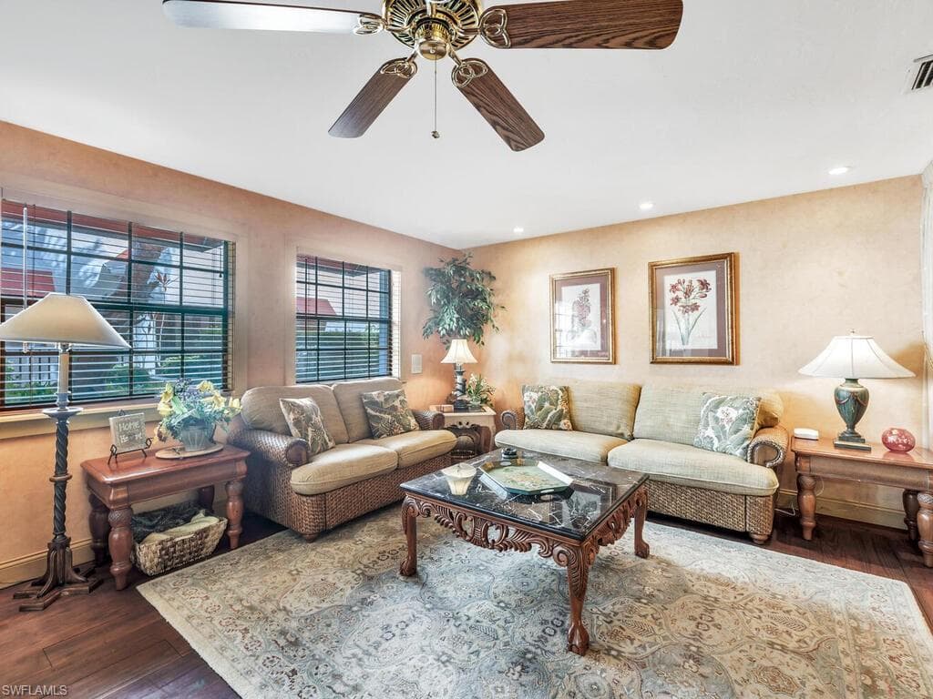 631 Serendipity Dr, Naples, FL 34108-17