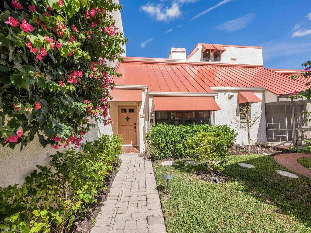 631 Serendipity Dr, Naples, FL 34108-1