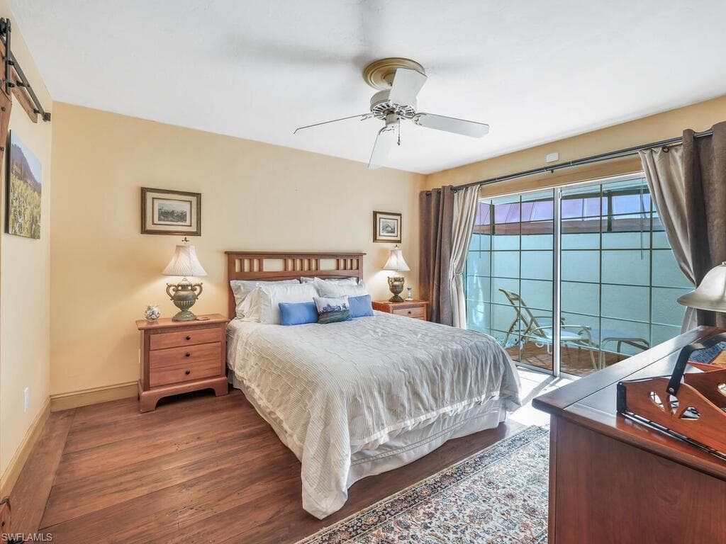 631 Serendipity Dr, Naples, FL 34108-22
