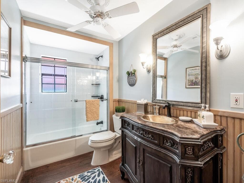631 Serendipity Dr, Naples, FL 34108-25