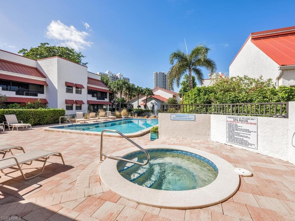 631 Serendipity Dr, Naples, FL 34108-32
