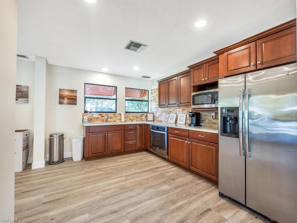 631 Serendipity Dr, Naples, FL 34108-36