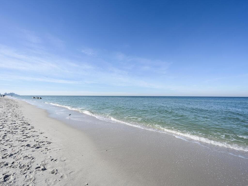 631 Serendipity Dr, Naples, FL 34108-41