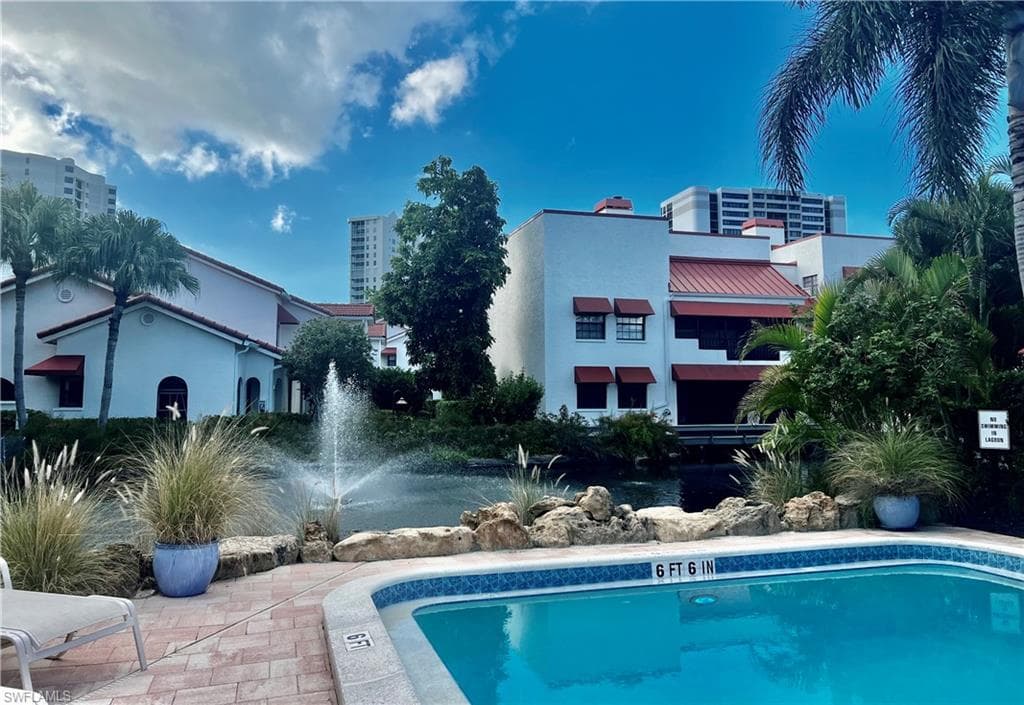 631 Serendipity Dr, Naples, FL 34108-46