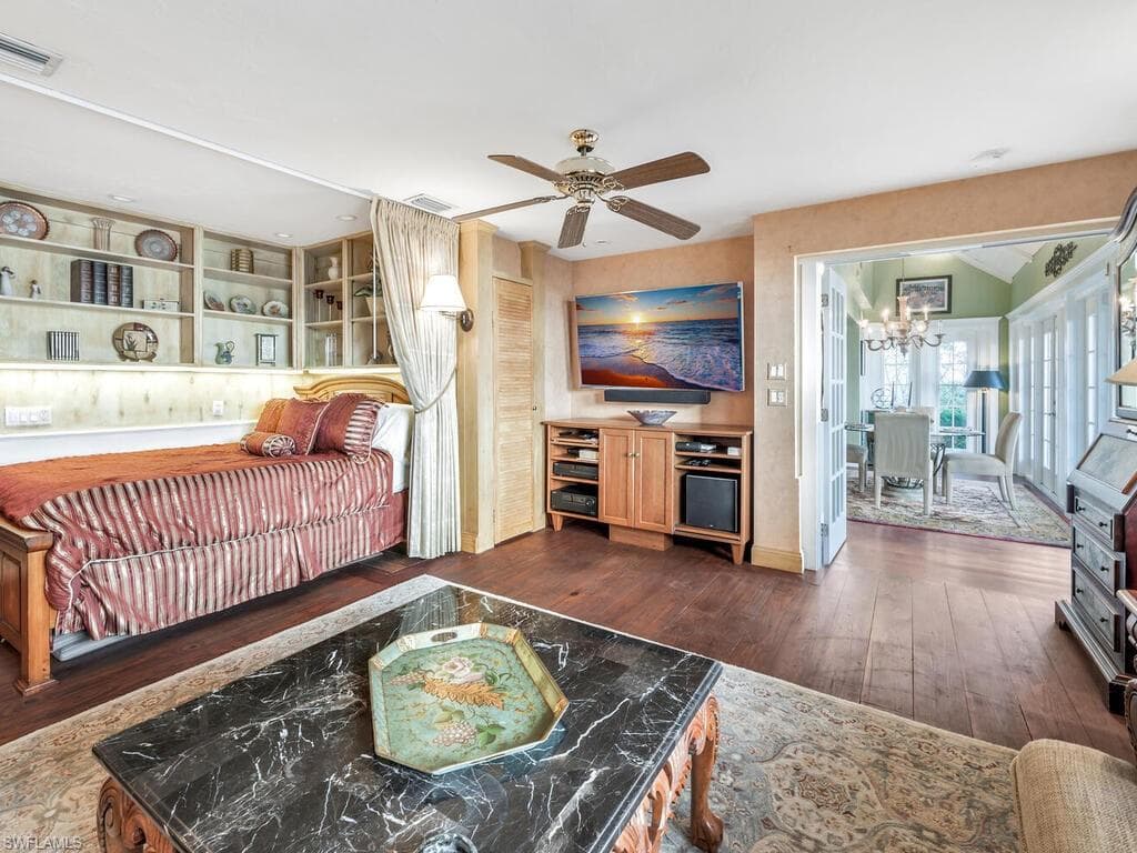 631 Serendipity Dr, Naples, FL 34108-50