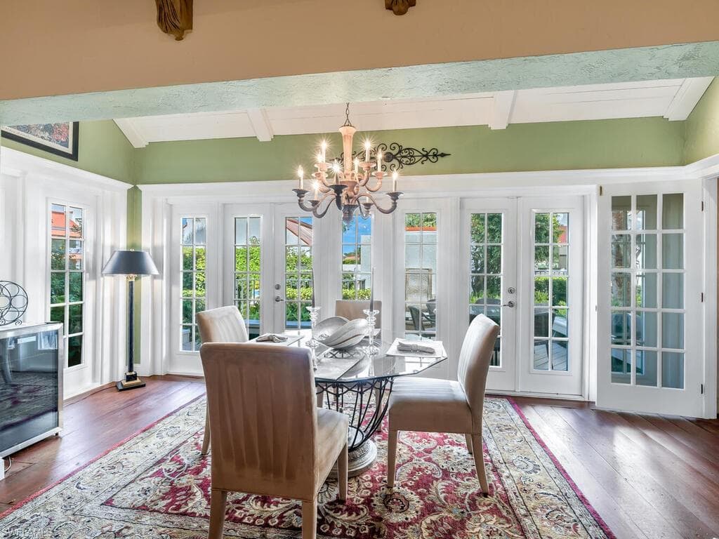 631 Serendipity Dr, Naples, FL 34108-5