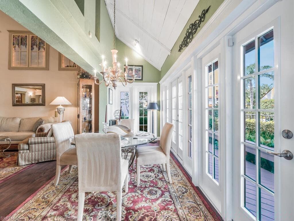 631 Serendipity Dr, Naples, FL 34108-6