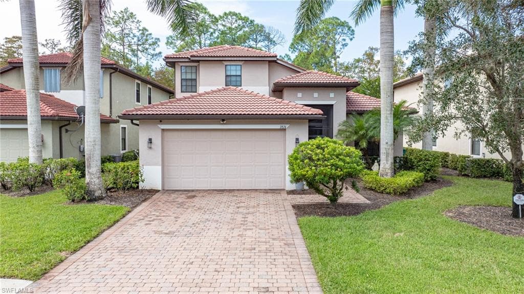 7874 Bucks Run Dr, Naples, FL 34120-1