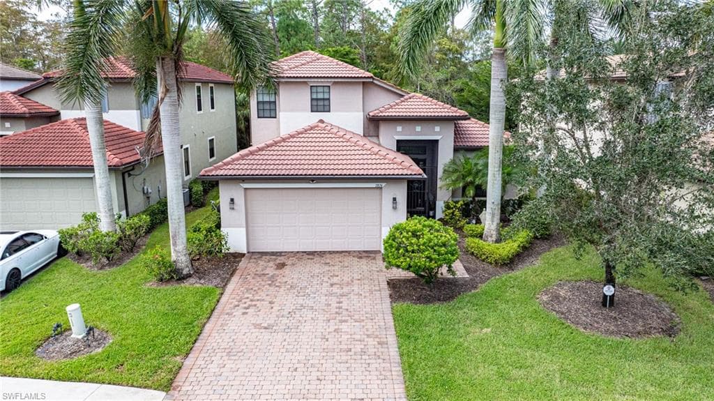 7874 Bucks Run Dr, Naples, FL 34120-27
