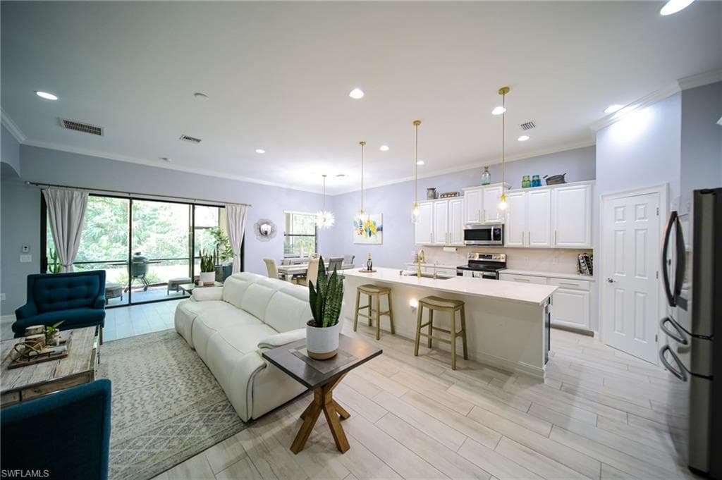 7874 Bucks Run Dr, Naples, FL 34120-3