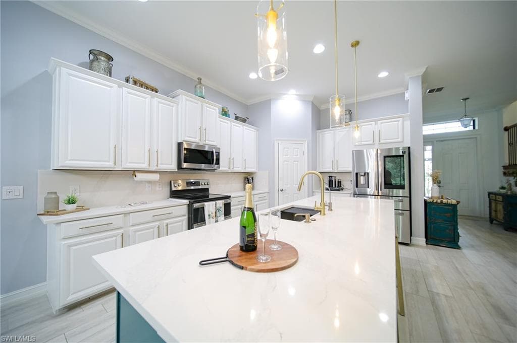 7874 Bucks Run Dr, Naples, FL 34120-4