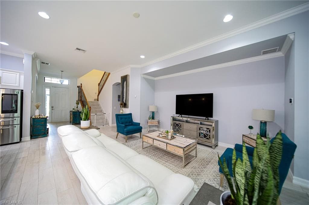 7874 Bucks Run Dr, Naples, FL 34120-6