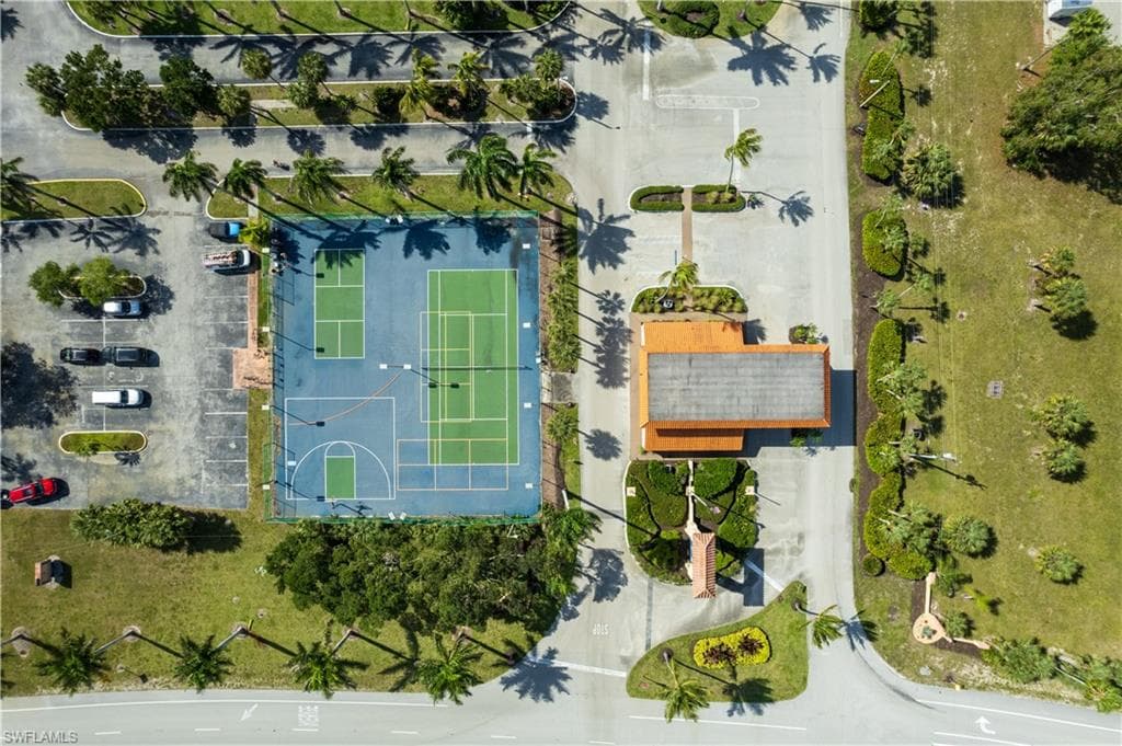 338 Newport Dr 1807, Naples, FL 34114-28