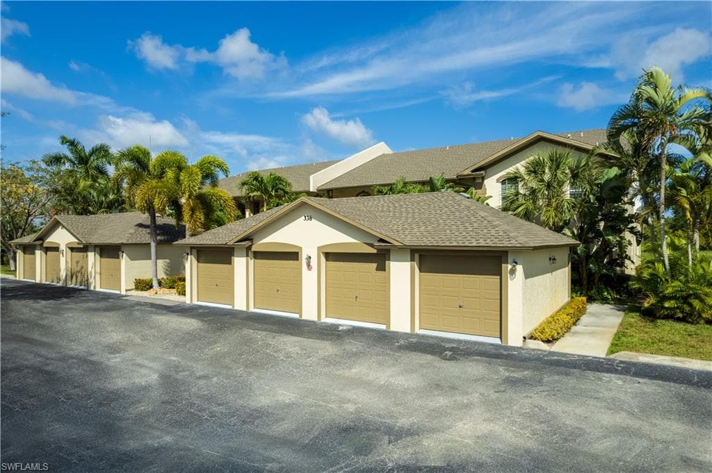 338 Newport Dr 1807, Naples, FL 34114-3