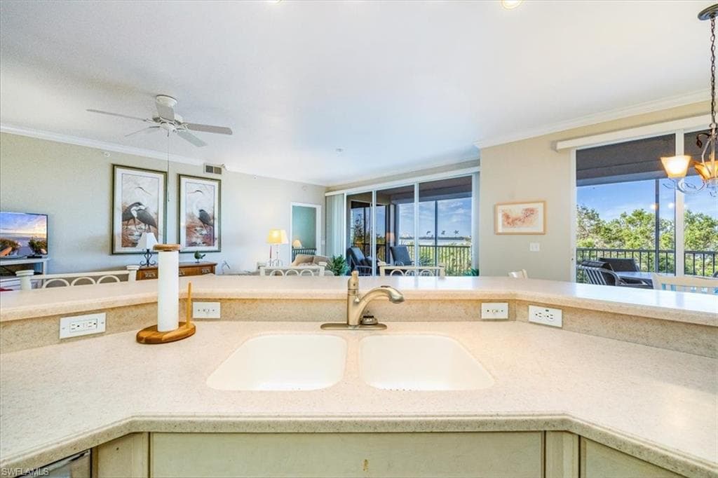 133 Vintage Bay Dr 16, Marco Island, FL 34145-7
