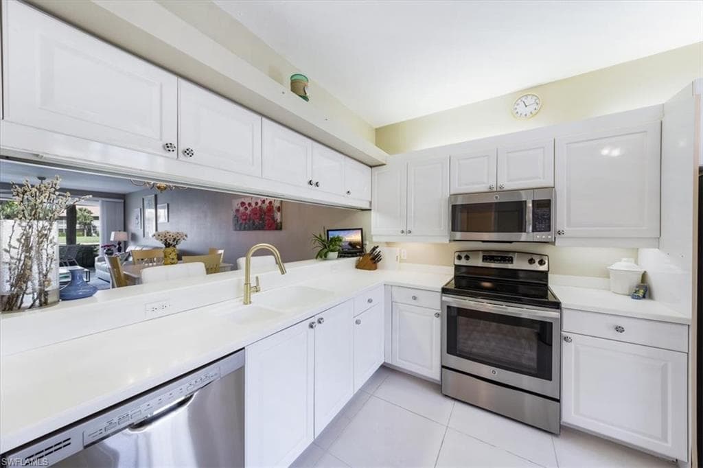 1615 Windy Pines Dr 7, Naples, FL 34112-11