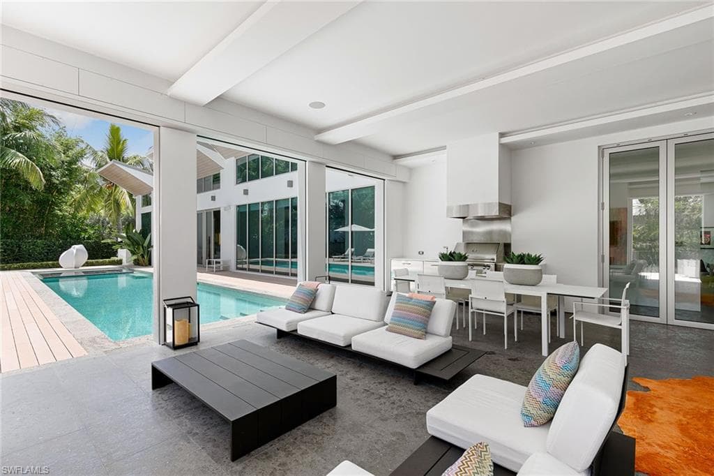 2211 South Winds Dr, Naples, FL 34102-25