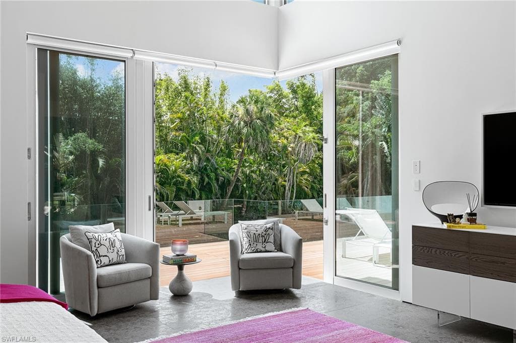 2211 South Winds Dr, Naples, FL 34102-29