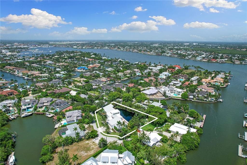 2211 South Winds Dr, Naples, FL 34102-48