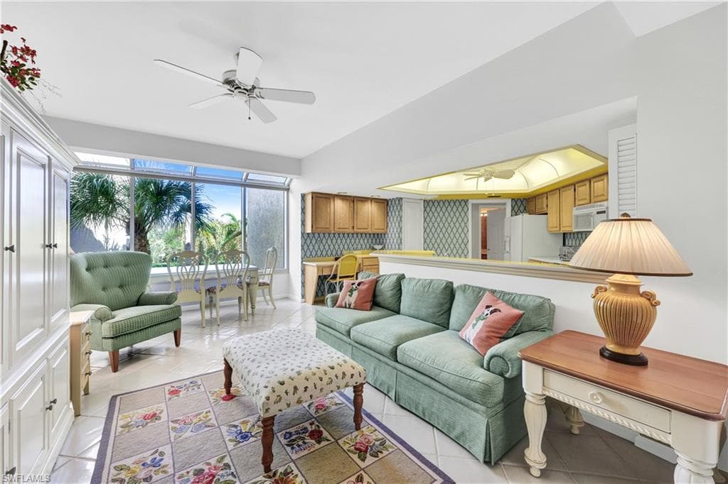 8410 Abbington Cir A22, Naples, FL 34108-9