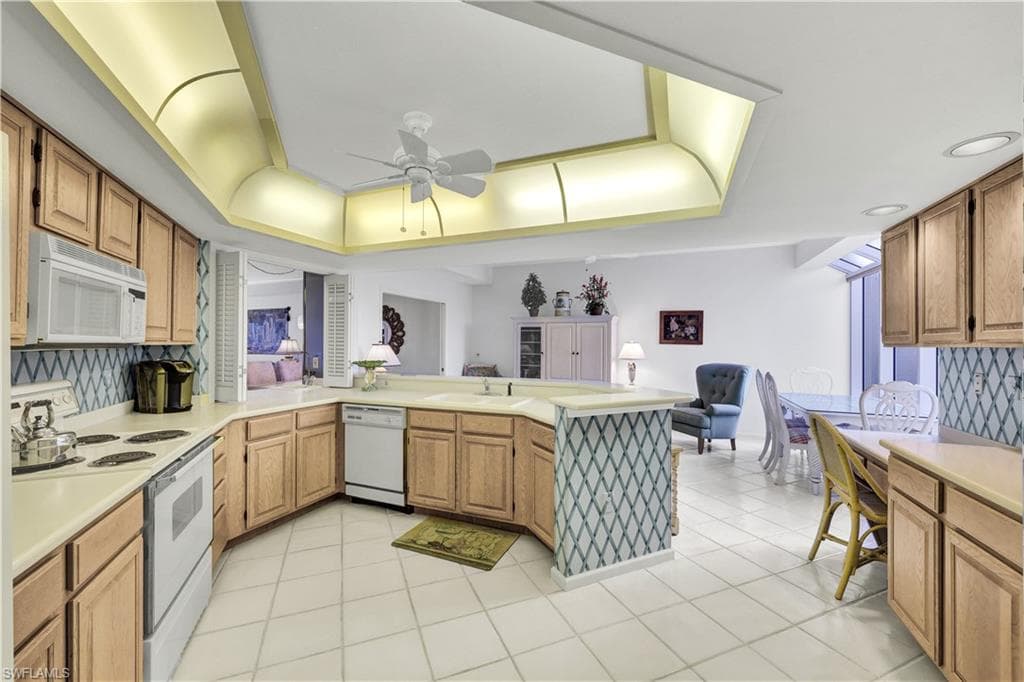 8410 Abbington Cir A22, Naples, FL 34108-11