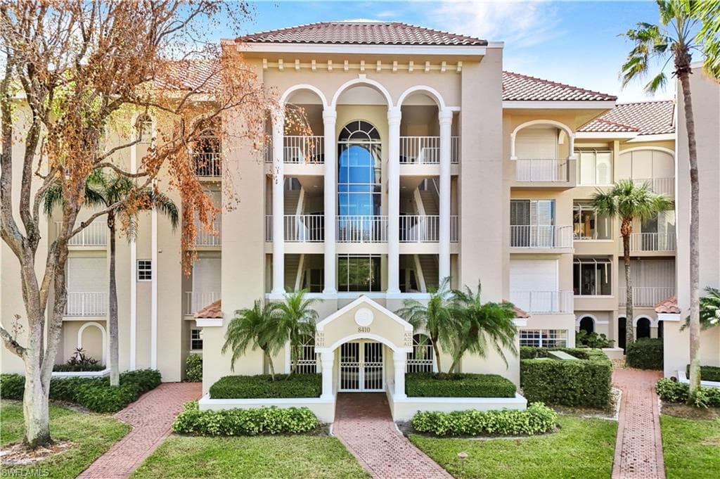 8410 Abbington Cir A22, Naples, FL 34108-3