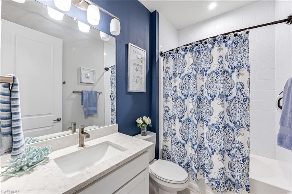 4705 Arboretum Cir 202, Naples, FL 34112-23