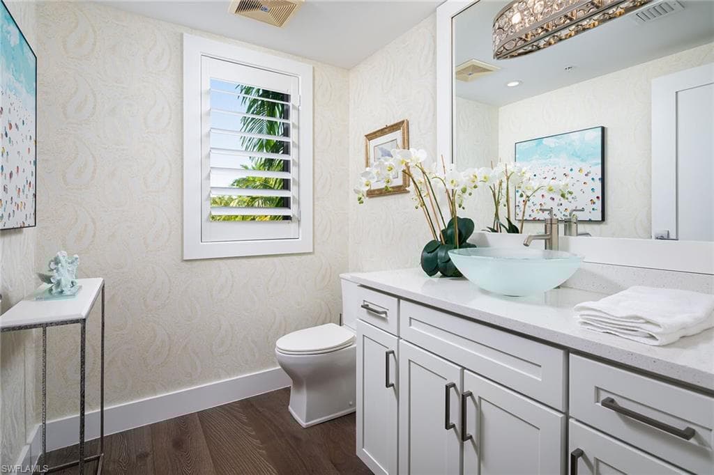 969 8th Ave S 202, Naples, FL 34102-12