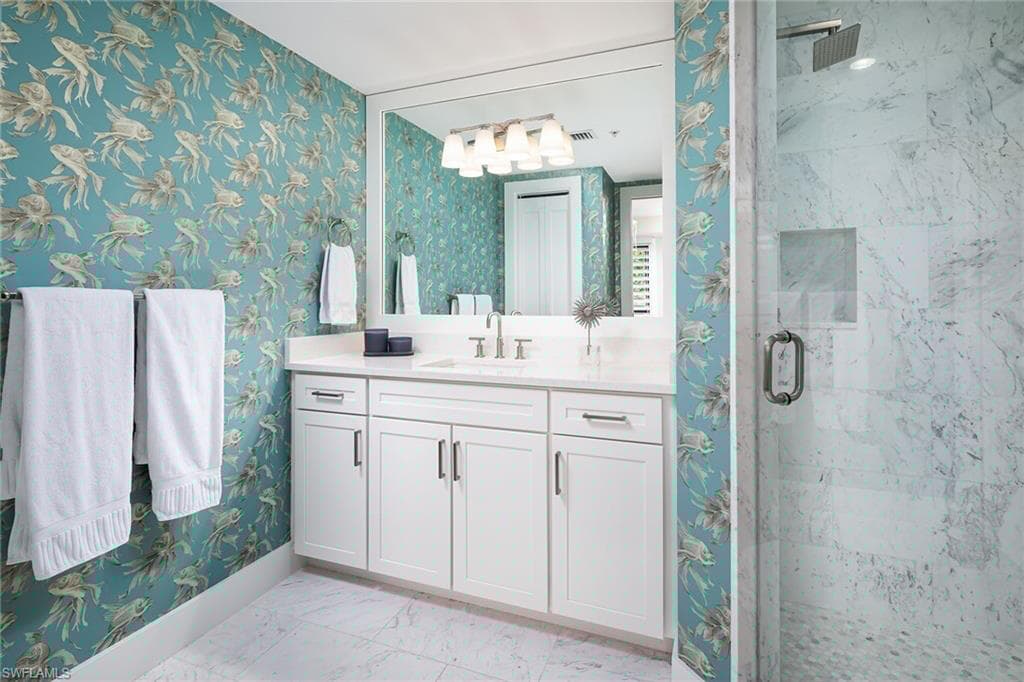 969 8th Ave S 202, Naples, FL 34102-16