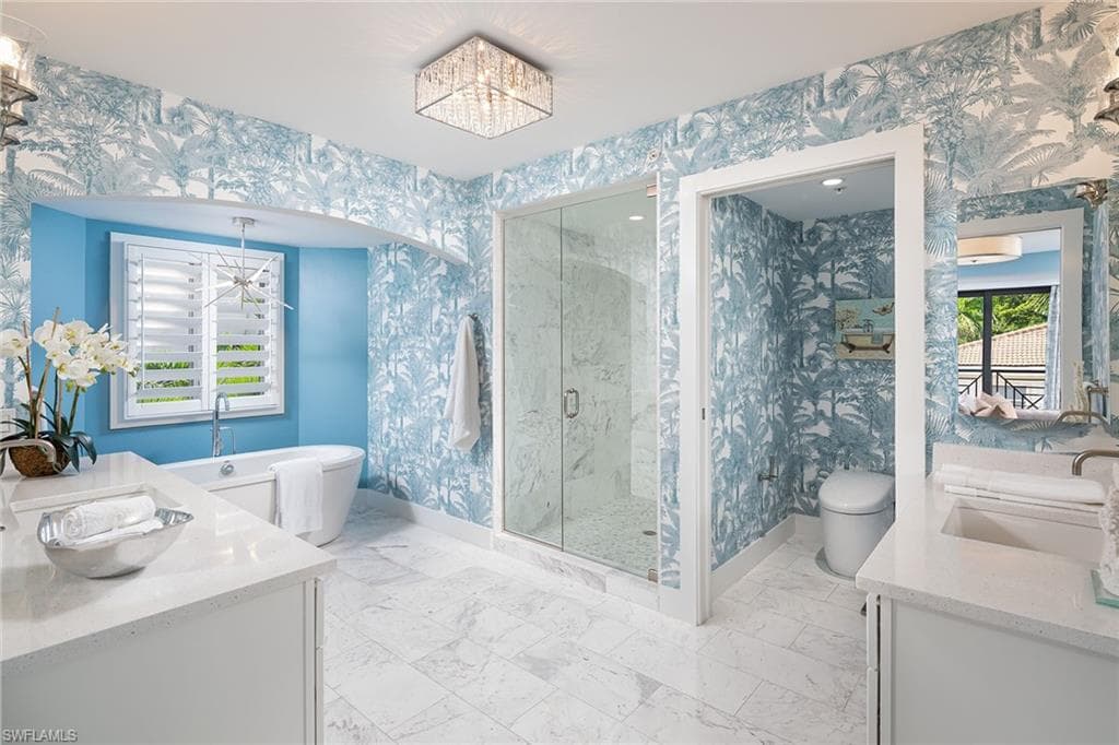 969 8th Ave S 202, Naples, FL 34102-20
