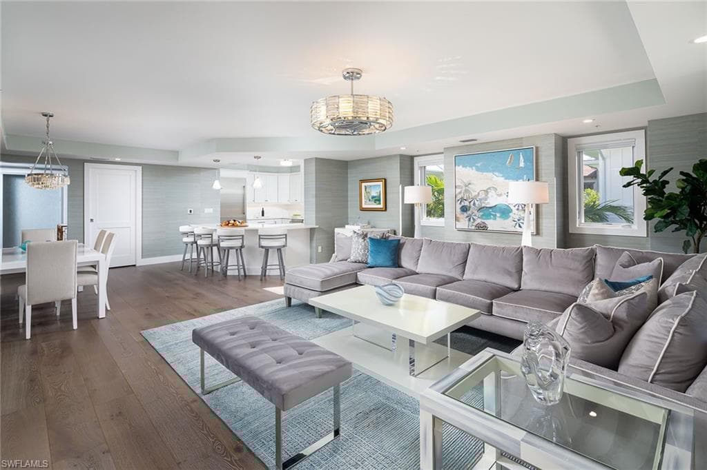 969 8th Ave S 202, Naples, FL 34102-3