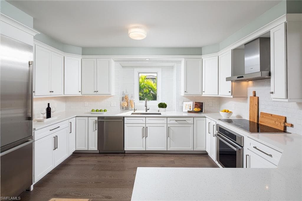 969 8th Ave S 202, Naples, FL 34102-6