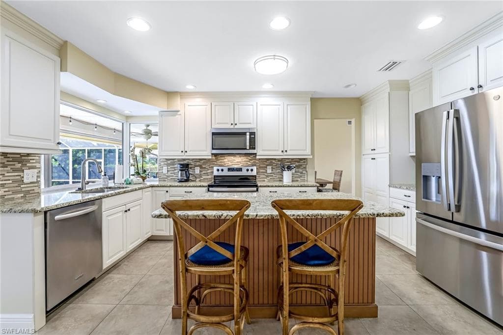 326 Rockhill Ct, Marco Island, FL 34145-12