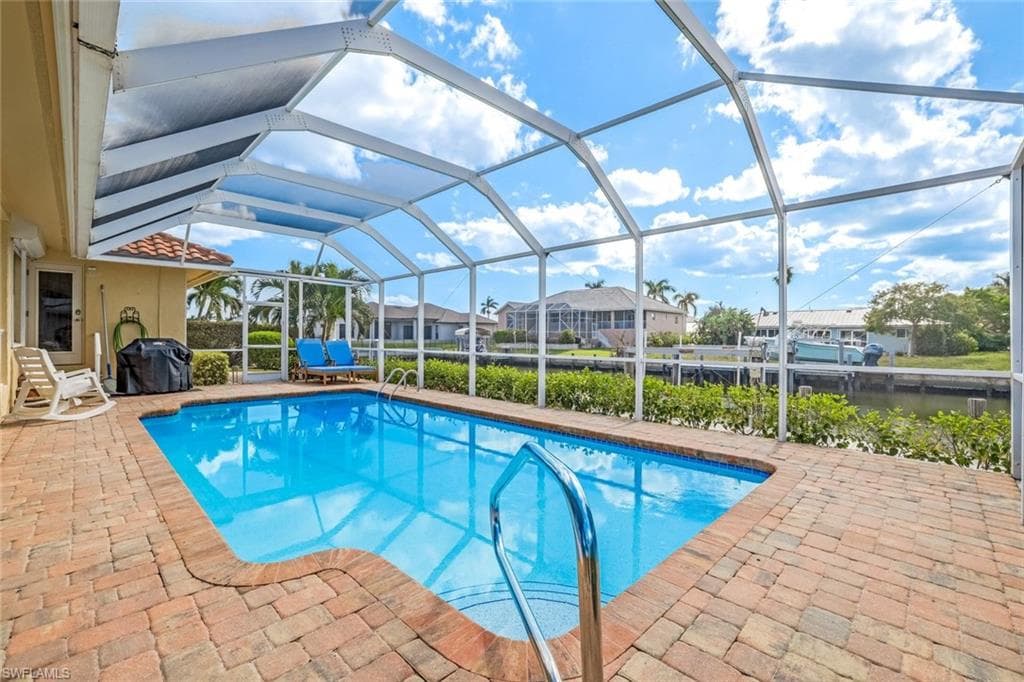 326 Rockhill Ct, Marco Island, FL 34145-31