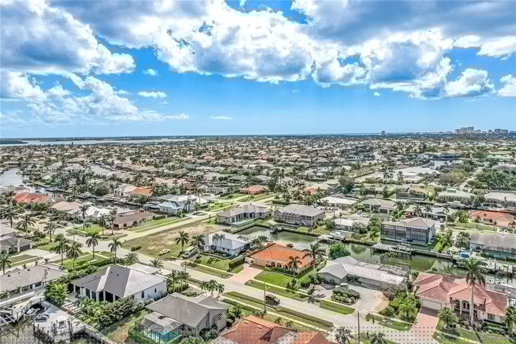 326 Rockhill Ct, Marco Island, FL 34145-37