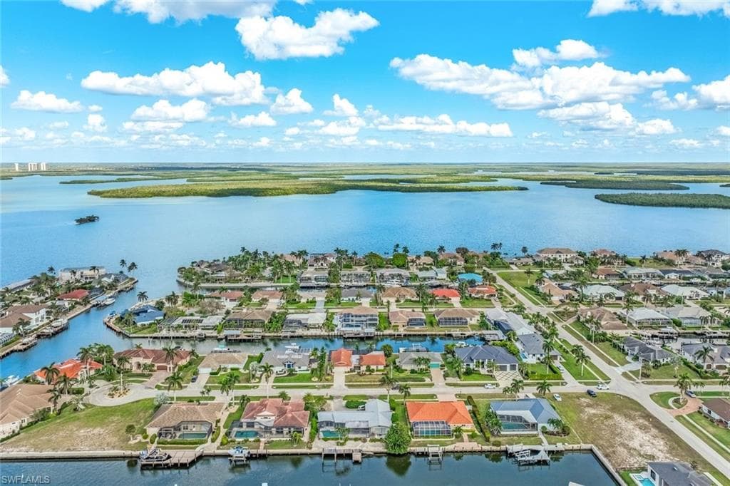 326 Rockhill Ct, Marco Island, FL 34145-38
