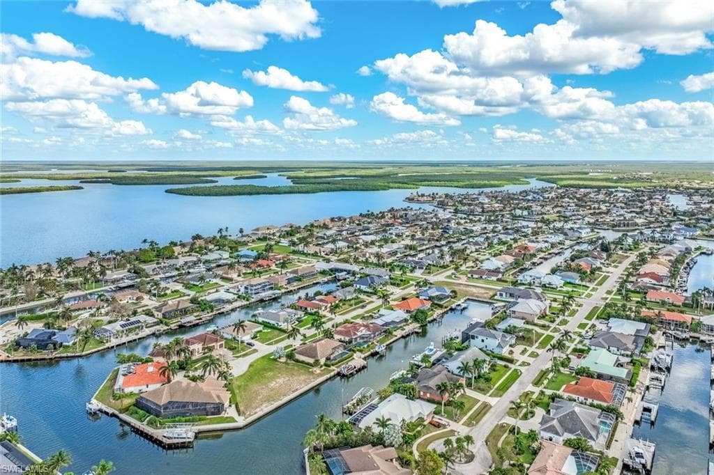 326 Rockhill Ct, Marco Island, FL 34145-39