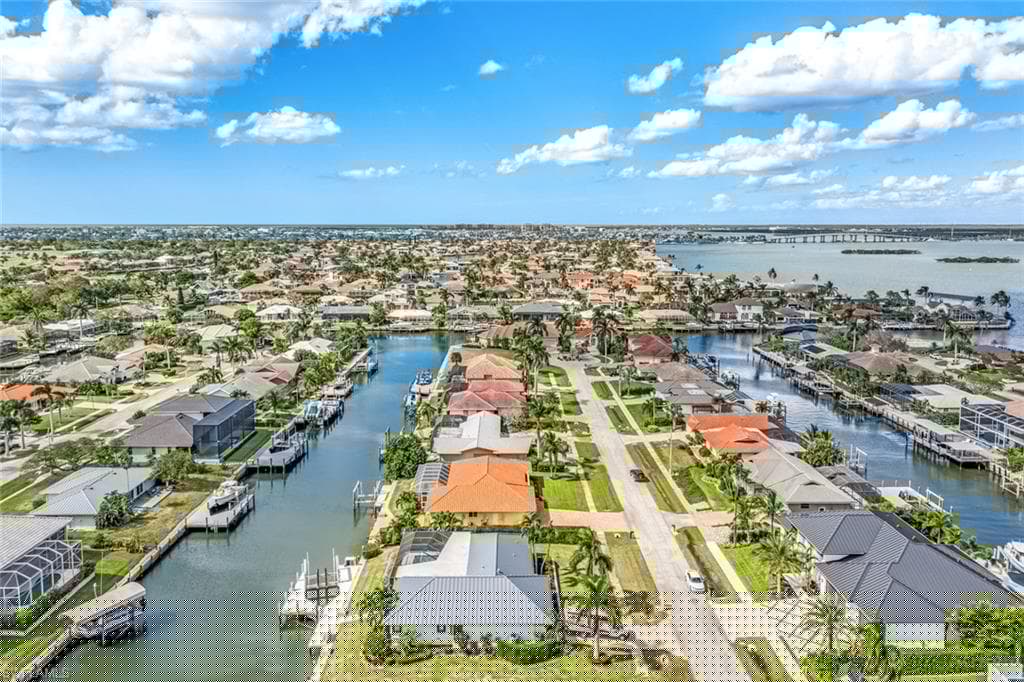 326 Rockhill Ct, Marco Island, FL 34145-40
