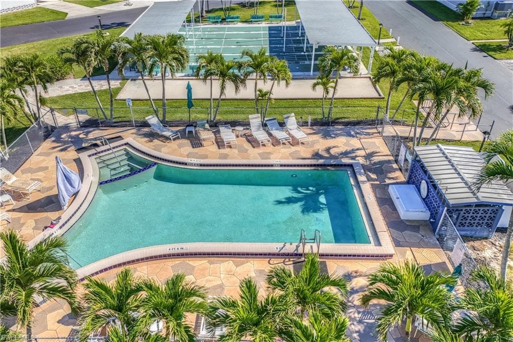 68 Enchanting Blvd E-68, Naples, FL 34112-30