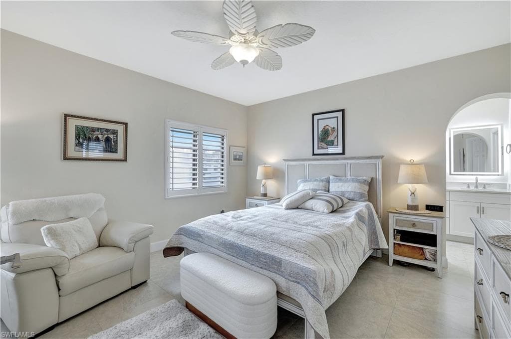 2249 Anchorage Ln B, Naples, FL 34104-19