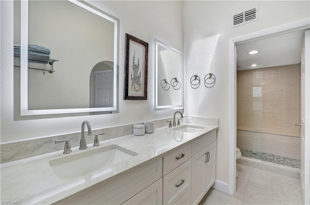 2249 Anchorage Ln B, Naples, FL 34104-5