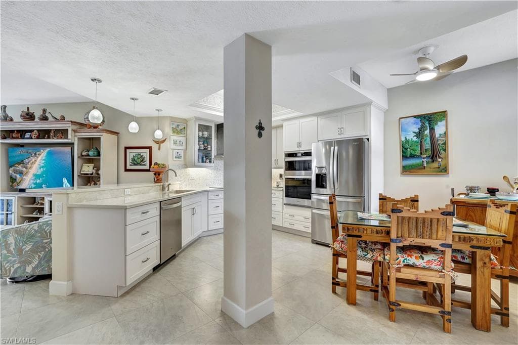 2249 Anchorage Ln B, Naples, FL 34104-8