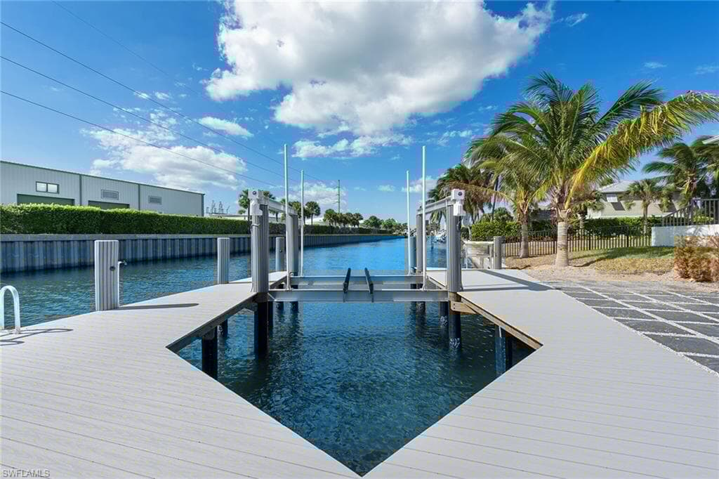 848 Rose Ct, Marco Island, FL 34145-37